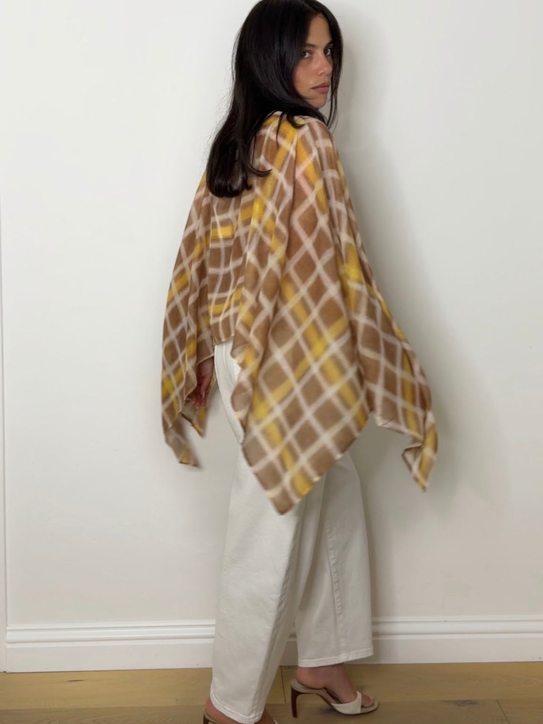 CHECK CAPE AND SCARF