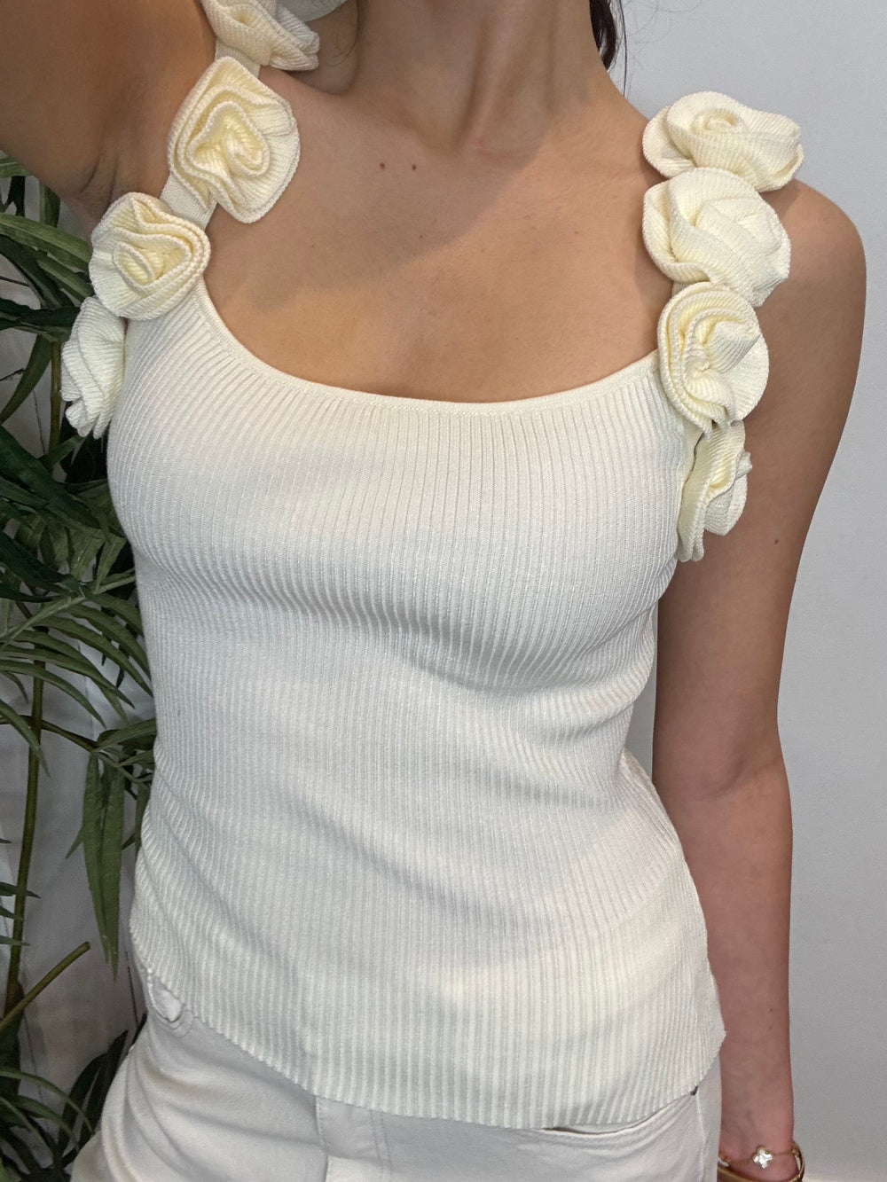 CREAM ROSE KNIT TOP