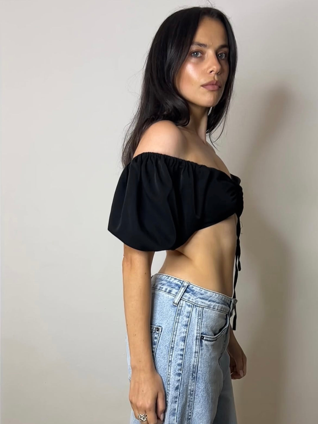 MIA BARDOT CROP BLACK