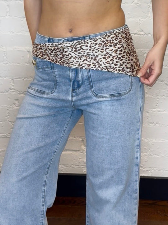 LEOPARD SCARF DENIM JEANS